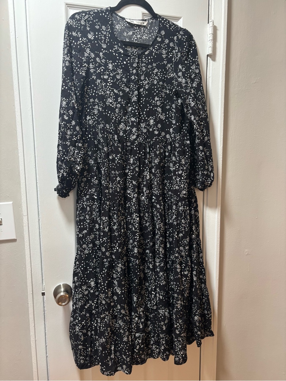 Zara Midi Dress Size M!